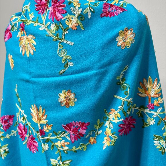 Baby Alpaca Shawl / Wrap in Azure Blue with Multicolor Embroidery – Made in Peru - Picture 10 of 15